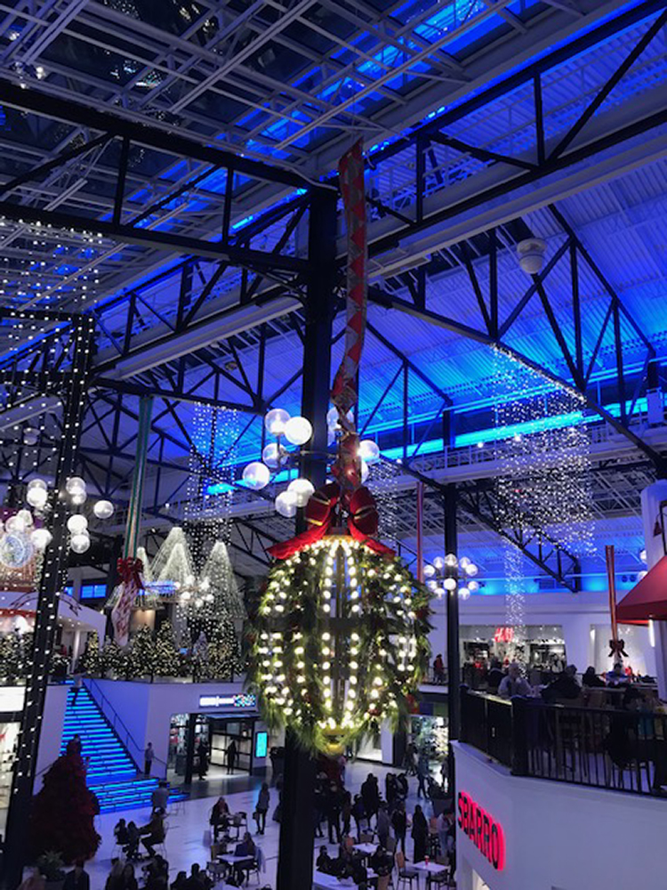 Easton Town Center Columbus, Ohio Nelson's Seasonal Decor, LLC